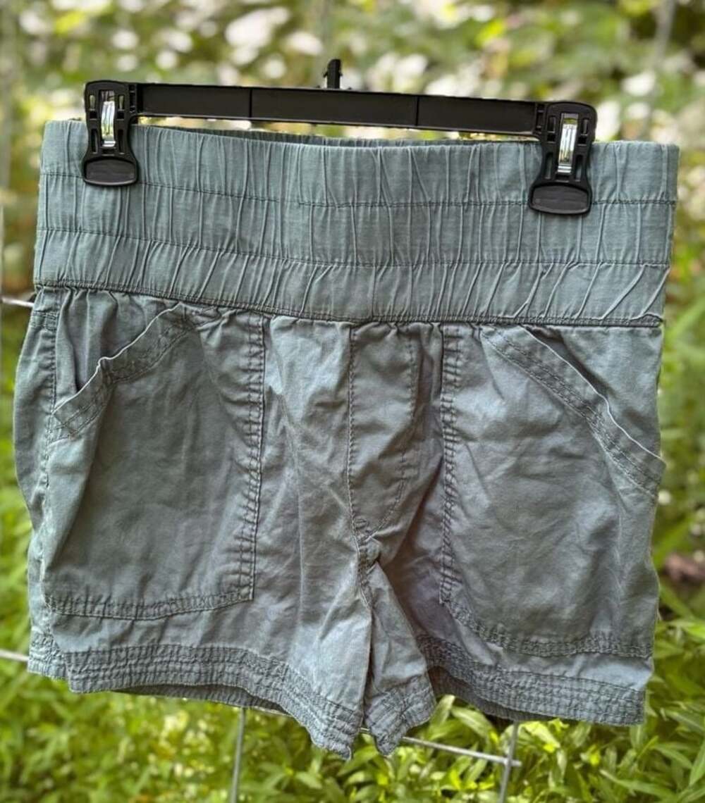 Unionbay Women's Green Elastic High Waist Utility Shorts Size M